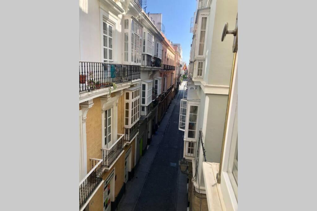 Gatu Premium Villa Libertad, Preferente Mayores De 25 Anos Y Familias Cadiz Bagian luar foto